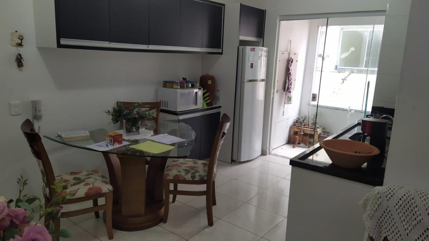 Apartamento para Venda - Florianópolis / SC no bairro Ingleses do Rio  Vermelho, 3 dormitórios, sendo 1 suíte, 2 banheiros, 2 vagas de garagem,  mobiliado, área total 145,00 m², área útil 118,00 m²